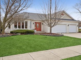 19337 Shabbona Dr, Tinley Park, IL 60487