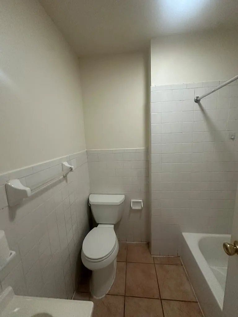 288 Hawthorne Ave — Photo 3