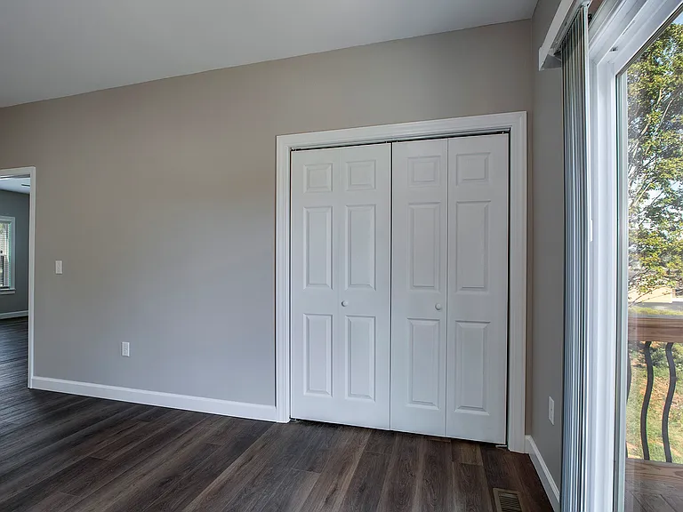 217 Kenneth St — Photo 36