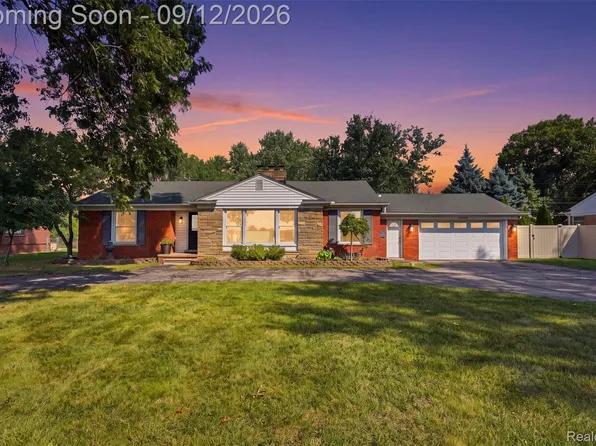 30952 Schoolcraft Rd, Livonia, MI 48150