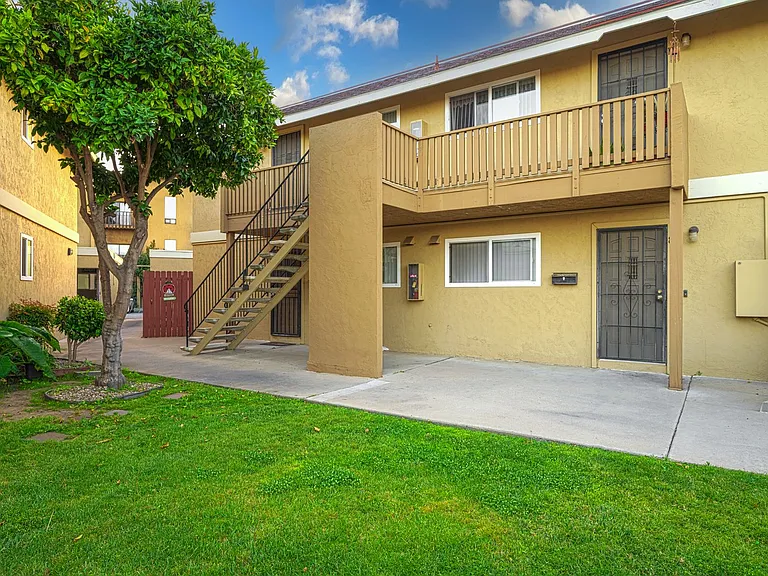 Greentree Fountain Apartments — Photo 14