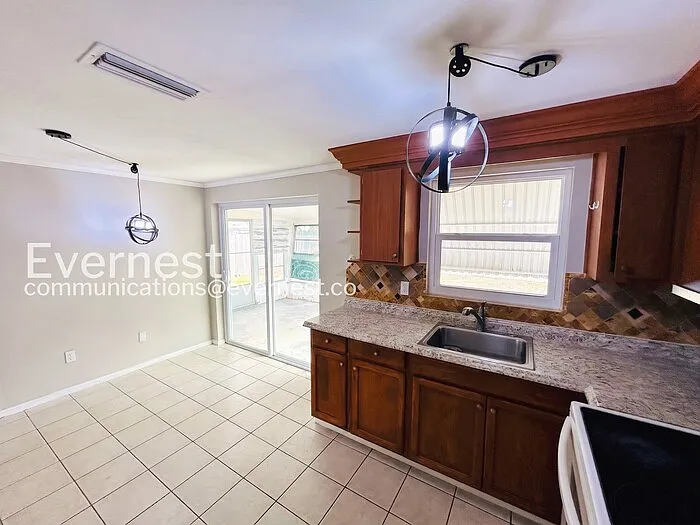 2412 Arcadia Rd — Photo 9
