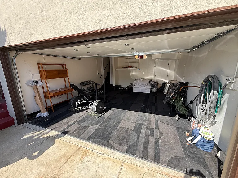 1508 Kelton Ave — Photo 13
