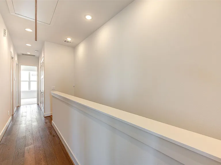 2418 Gray St — Photo 24
