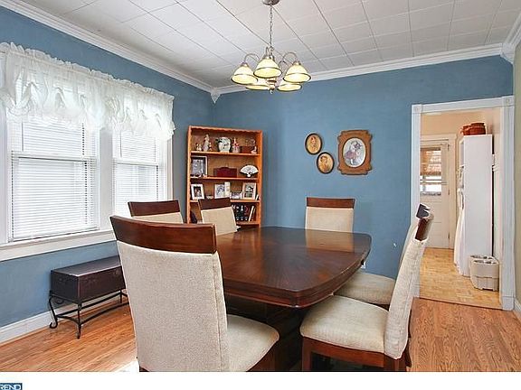 4th image of 100 W Crestwood Ave