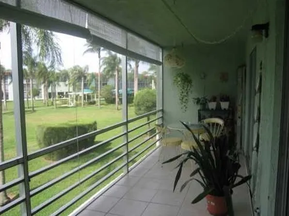 3000 Springdale Blvd APT 204, Palm Springs, FL 33461