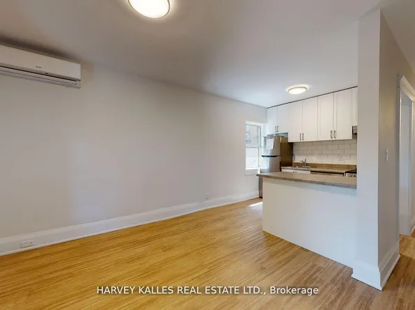 1065 Bathurst St, Toronto, ON