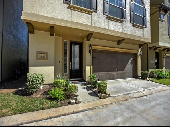 12265 Oxford Crescent Cir, Houston, TX 77082