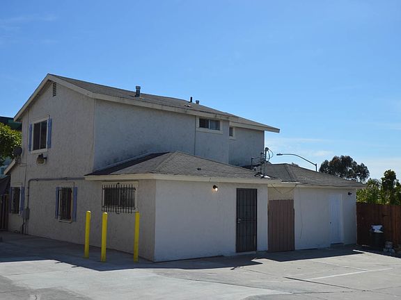 2nd image of 4742-44 Imperial Ave
