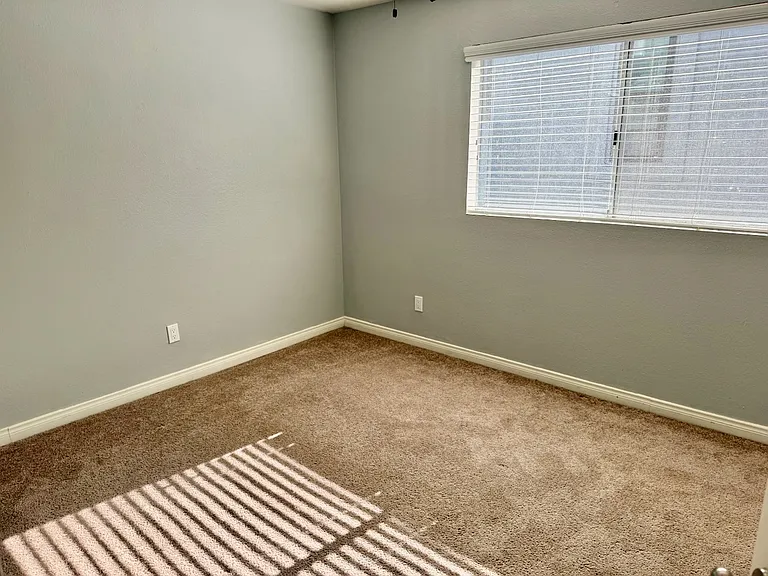 1934 Missouri St #5 — Photo 17
