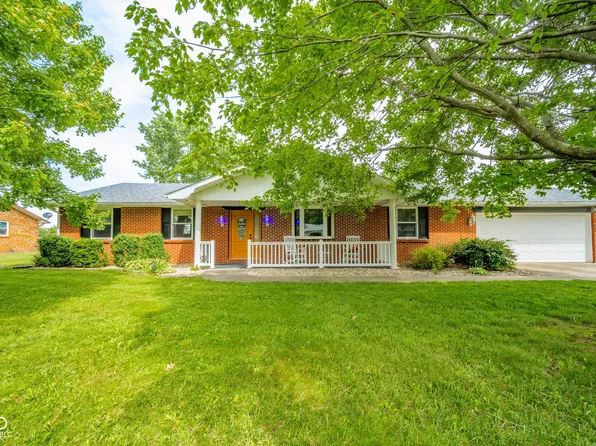 2916 Country Estates Dr, New Castle, IN 47362