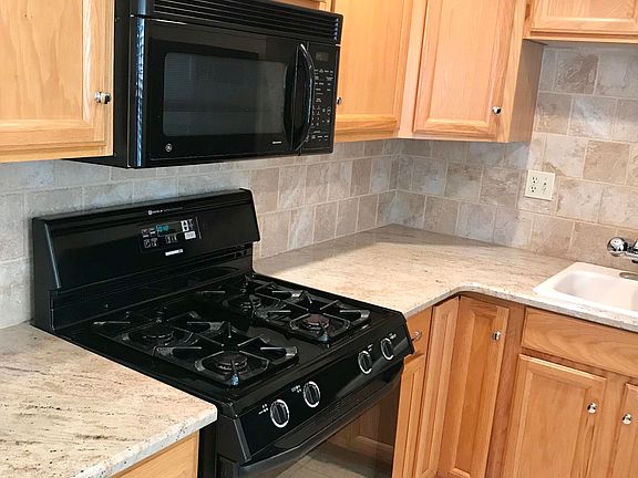 4th image of 362 Iroquois Dr