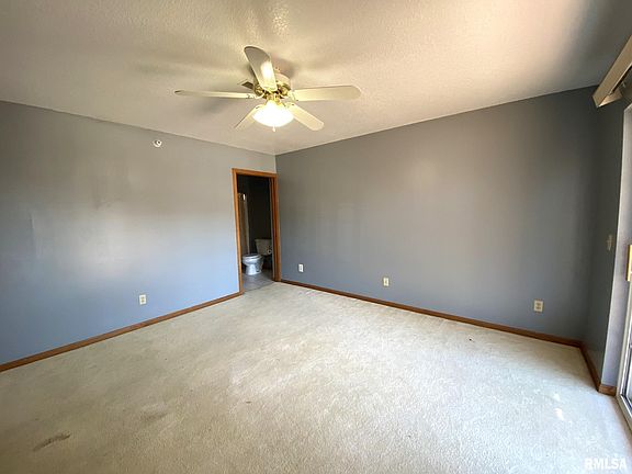 4th image of 3016 Holiday Ct