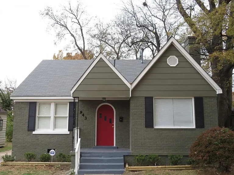 943 Biggs St — Photo 1
