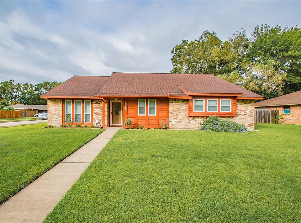 1st image of 5207 Apple Springs Dr