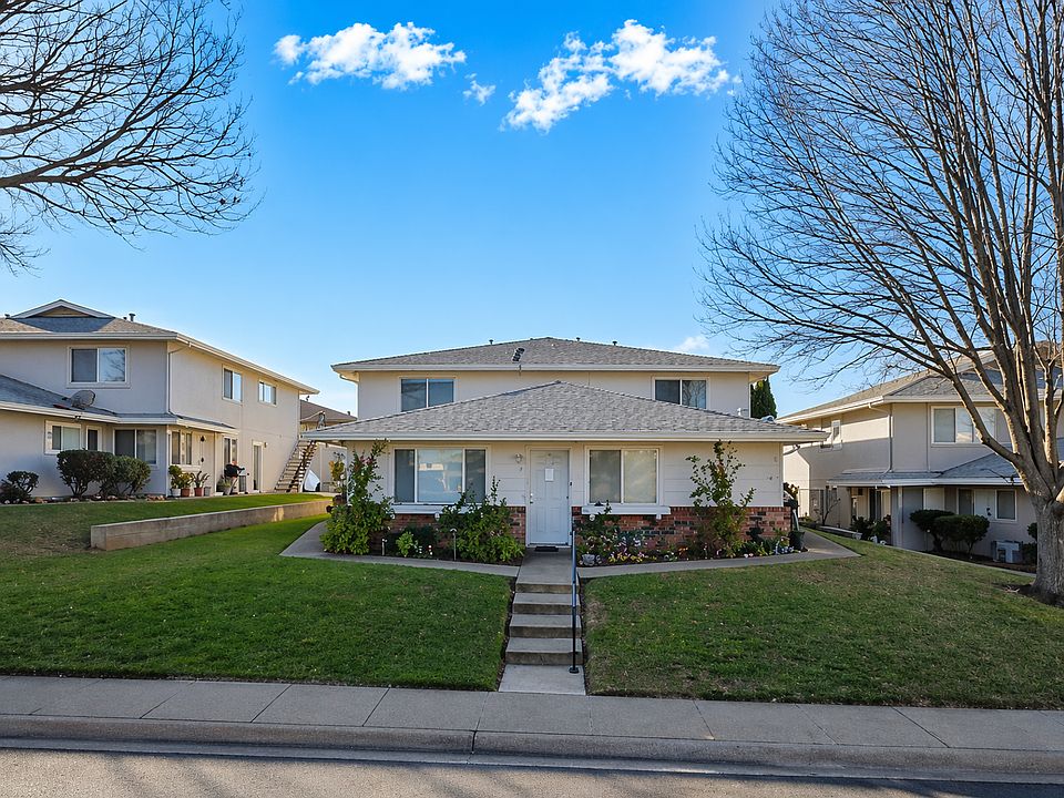 1st image of 3585 Sapphire Dr APT 4