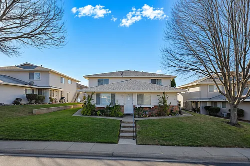 3585 Sapphire Dr #4 Photo 1