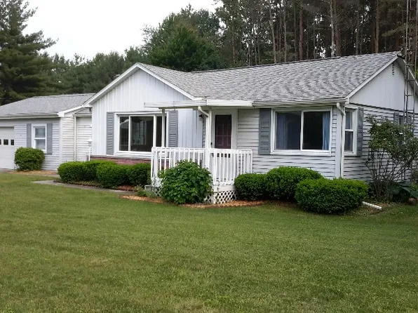 2295 Cody Estey Rd, Rhodes, MI 48652