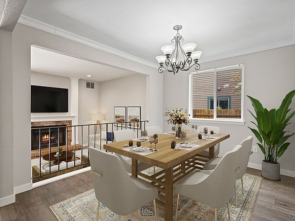 Dining room area right off of the kitchen