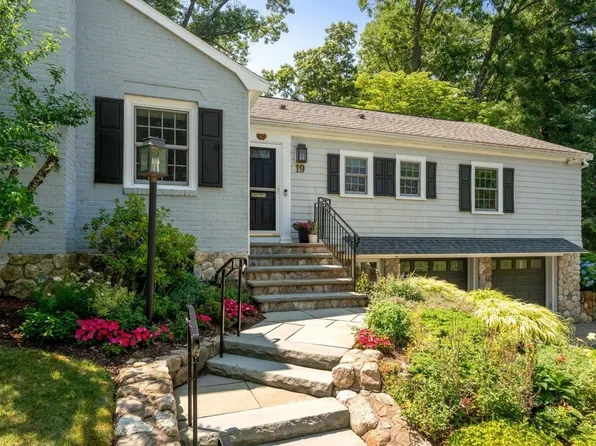 19 Druid Hill Rd, Newton, MA 02461