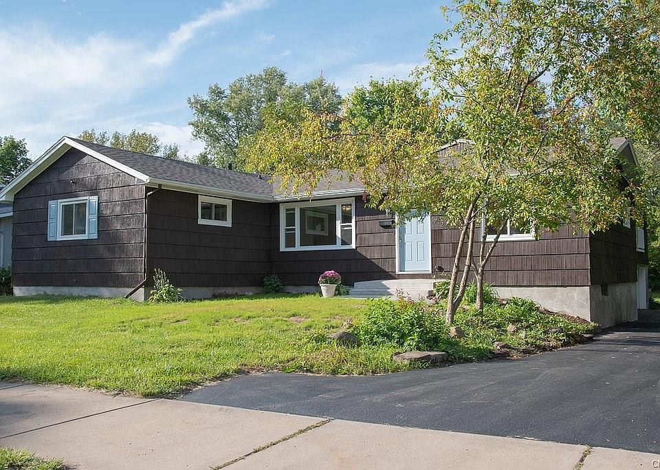 1st image of 242 Dorwin Ave