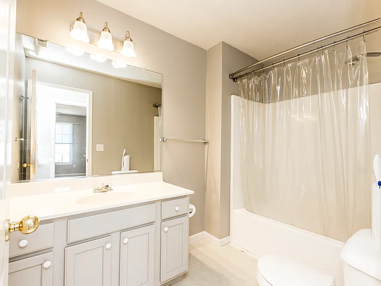 1103 Perry Ln — Photo 16