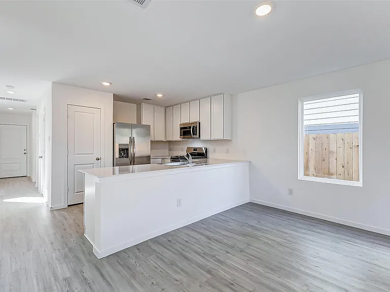 21438 Carosella Dr — Photo 7