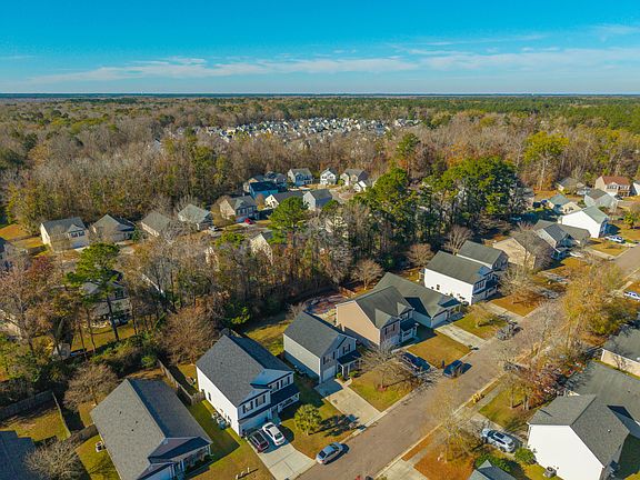 2nd image of 118 Destin St