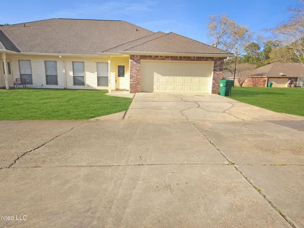 1254 Kapalama Way, Diamondhead, MS 39525