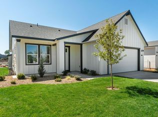 2853 NE Wells Acres Rd #15, Bend, OR 97702