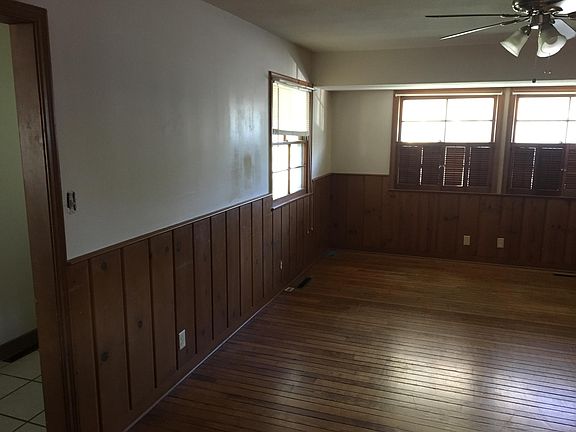 3rd image of 224 Countryside Dr