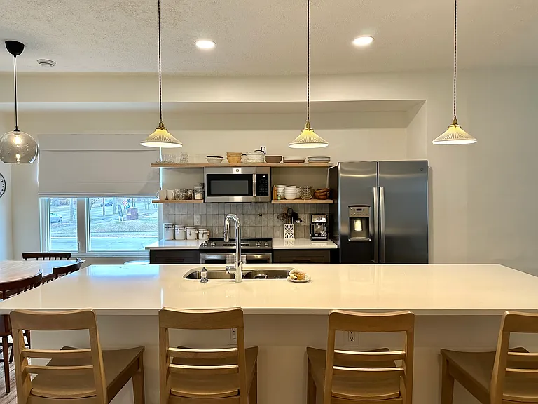 4008 W Broadway — Photo 16