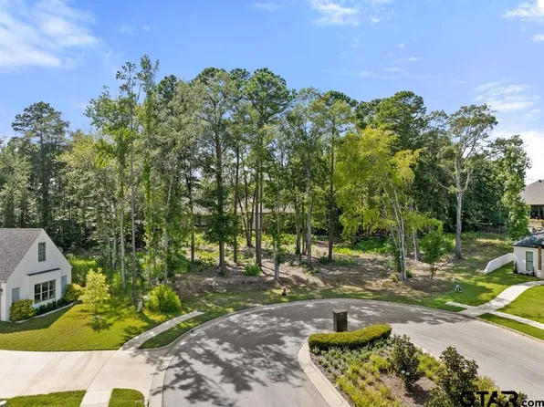 2227 Cherryhill Dr, Tyler, TX 75703