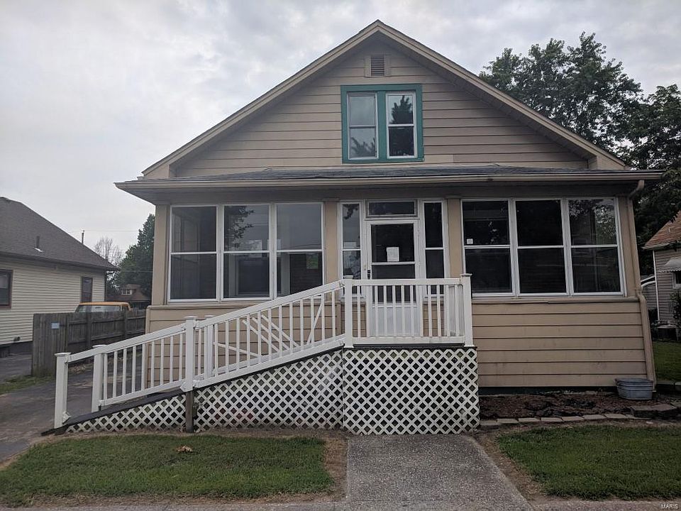 1st image of 166 E Penning Ave