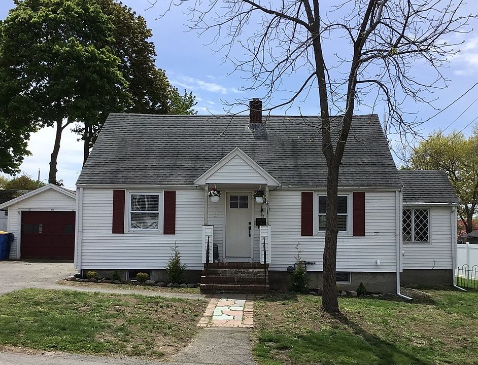 1st image of 32 Hills St