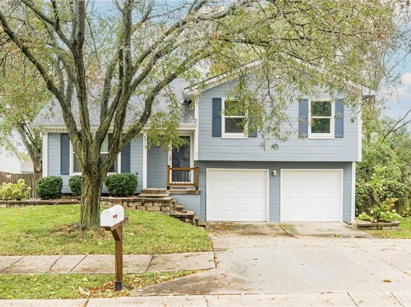 8911 NE 74th St, Kansas City, MO 64158