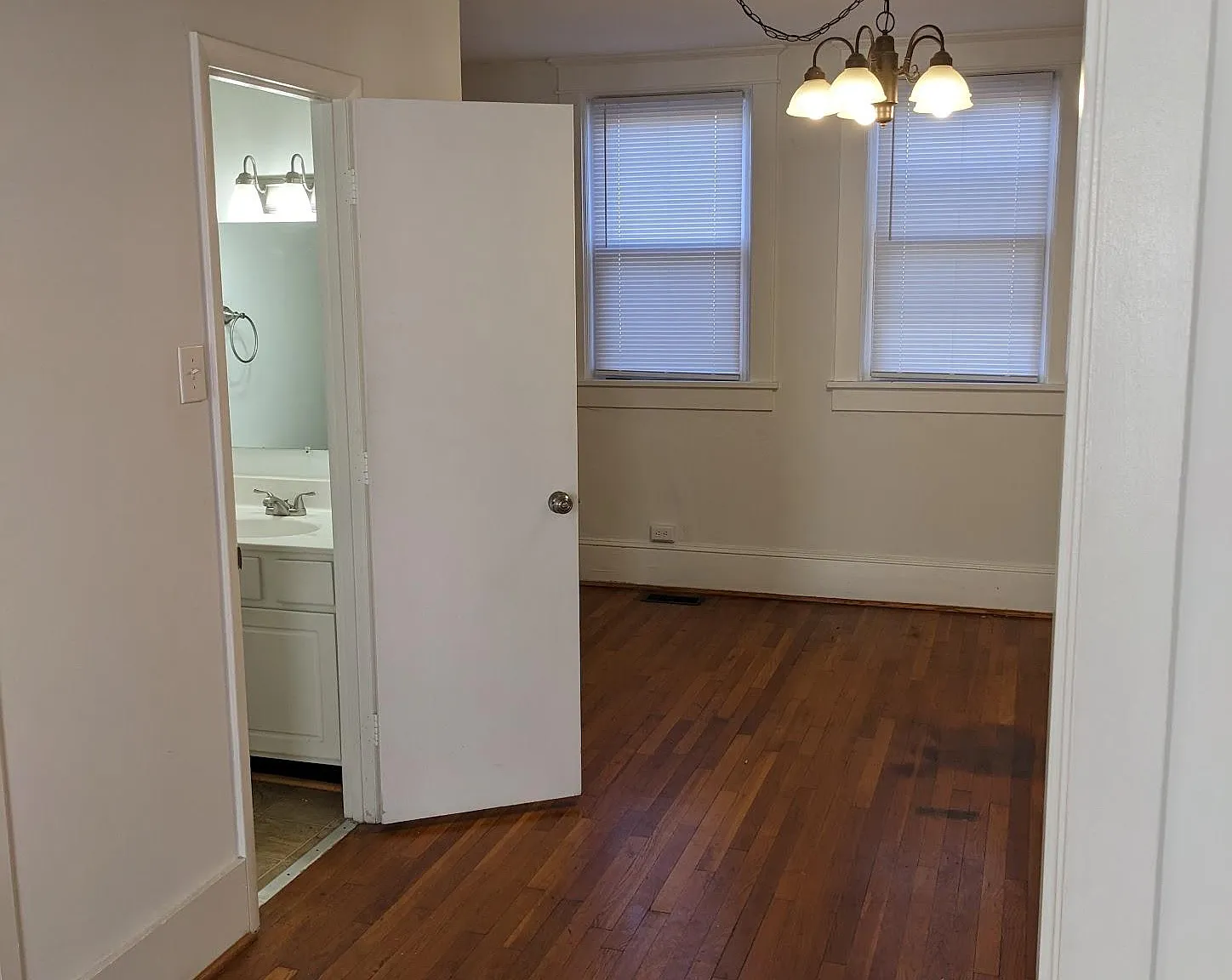 3 bed, 1.5 bath, 1300 sqft, $1,685 — Photo 3