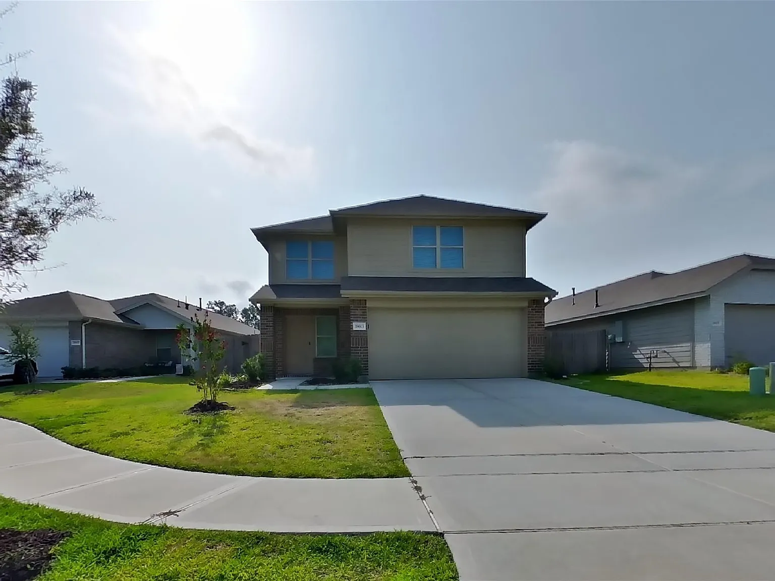 4 bed, 2.5 bath, 2278 sqft, $1,879 — Photo 1