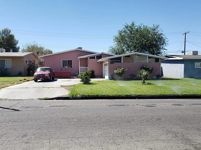 44015 Heaton Ave — Photo 1