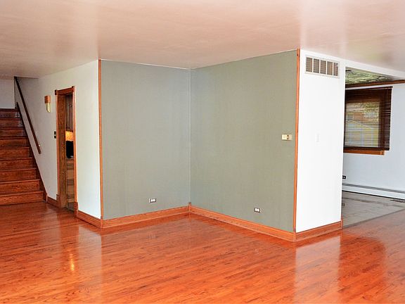 5th image of 4218 Oakwood Ln