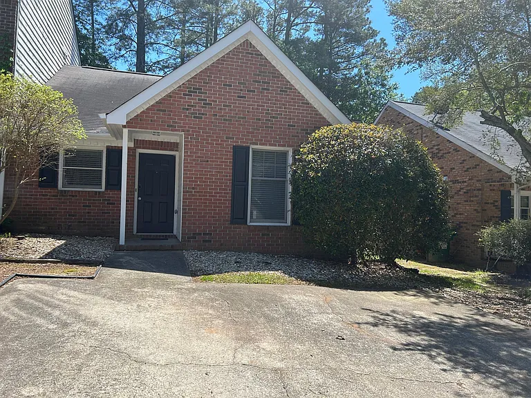 145 Williamsburg Way — Photo 2
