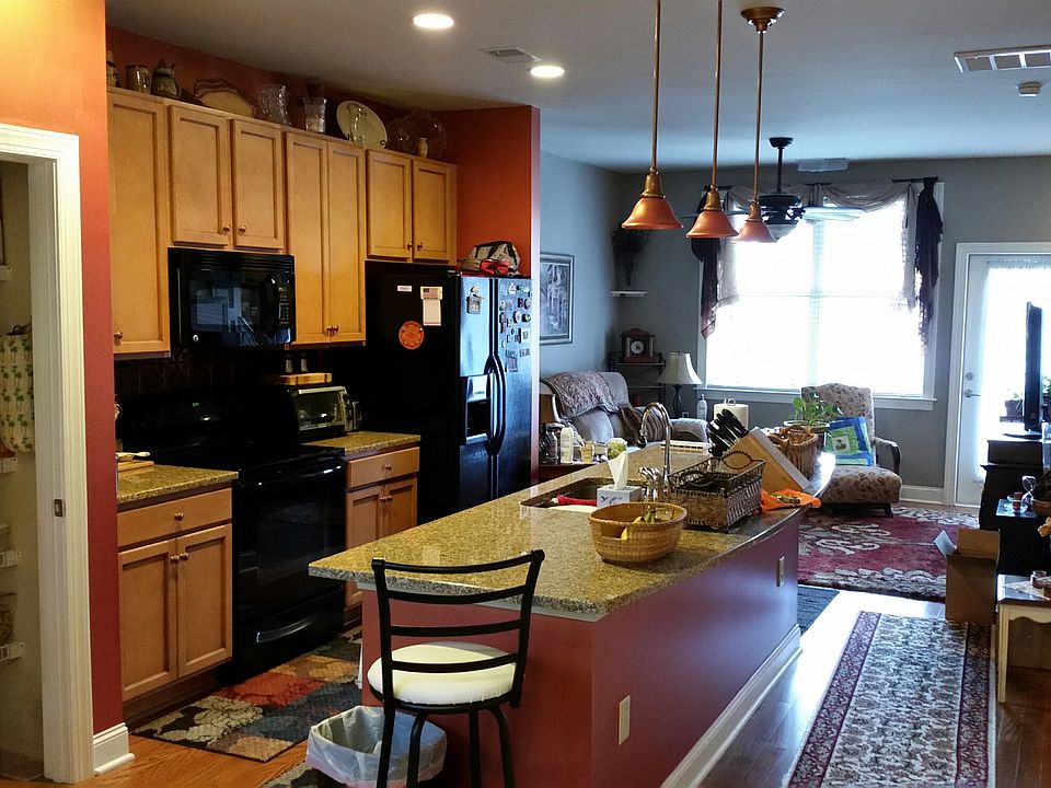 1st image of 129 Irving Ave APT D