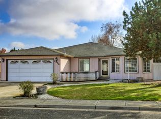 1170 Gatepark Dr, Central Point, OR 97502