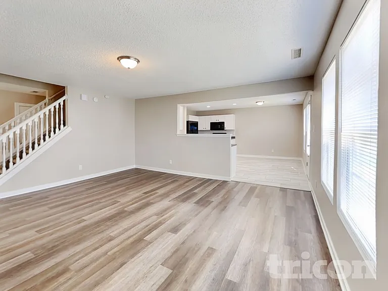 675 Country Gate Dr — Photo 2