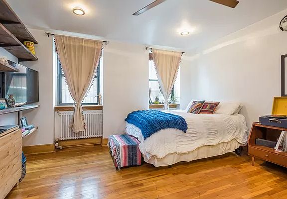 2nd image of 32 S Oxford St APT 1