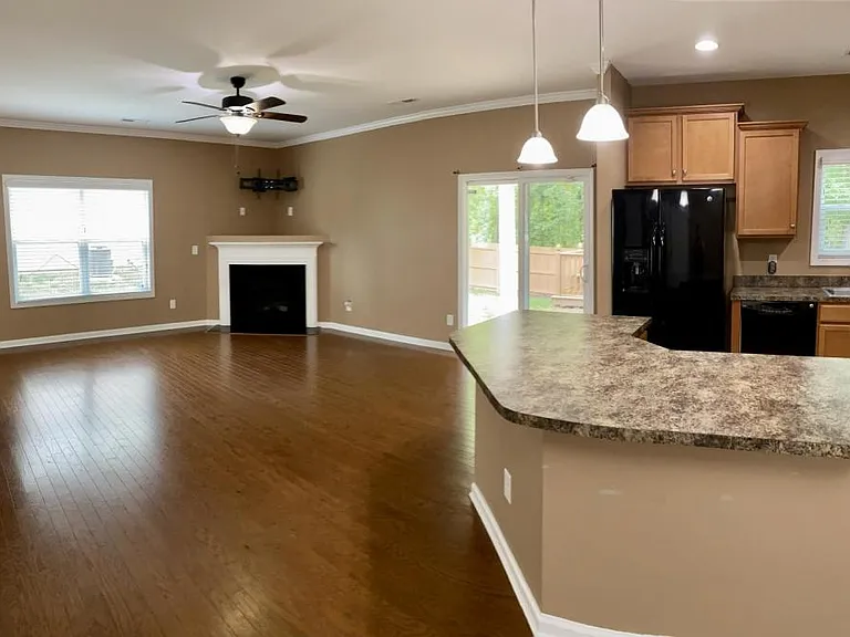 301 River Oak St — Photo 5