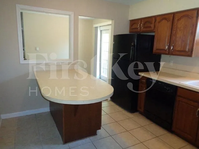 501 Harmony Dr — Photo 17