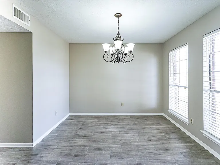 2103 Charlton House Ln — Photo 3