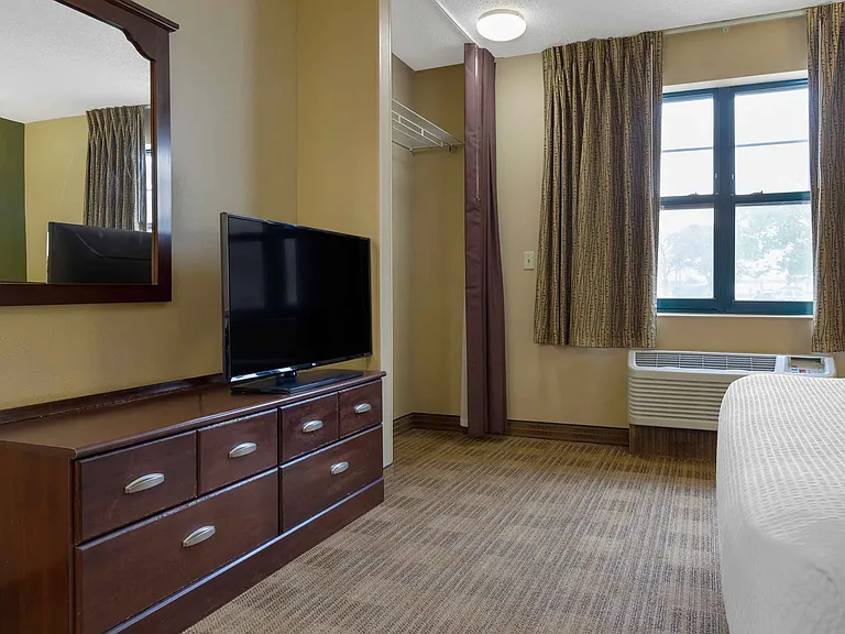 Studio Suite - 1 Queen Bed