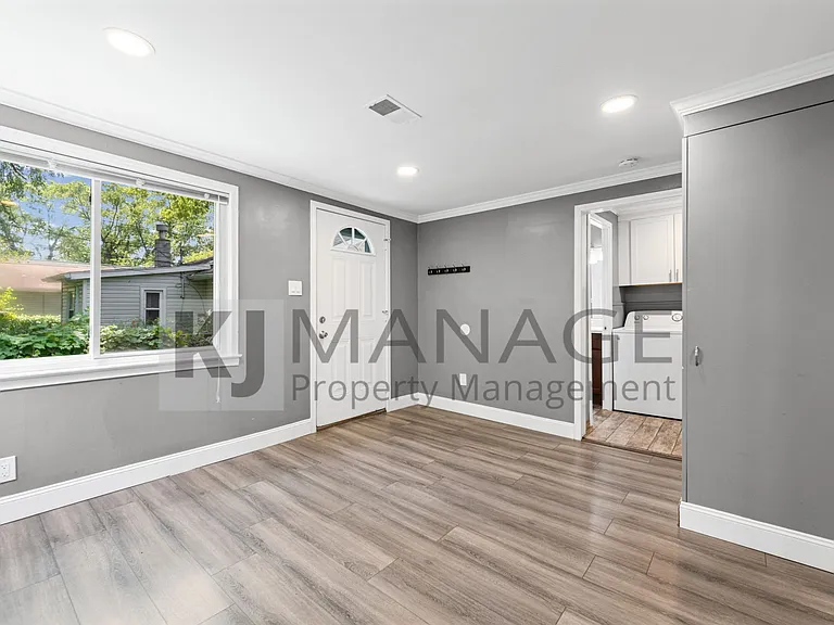21730 Middlebelt Rd #B — Photo 5